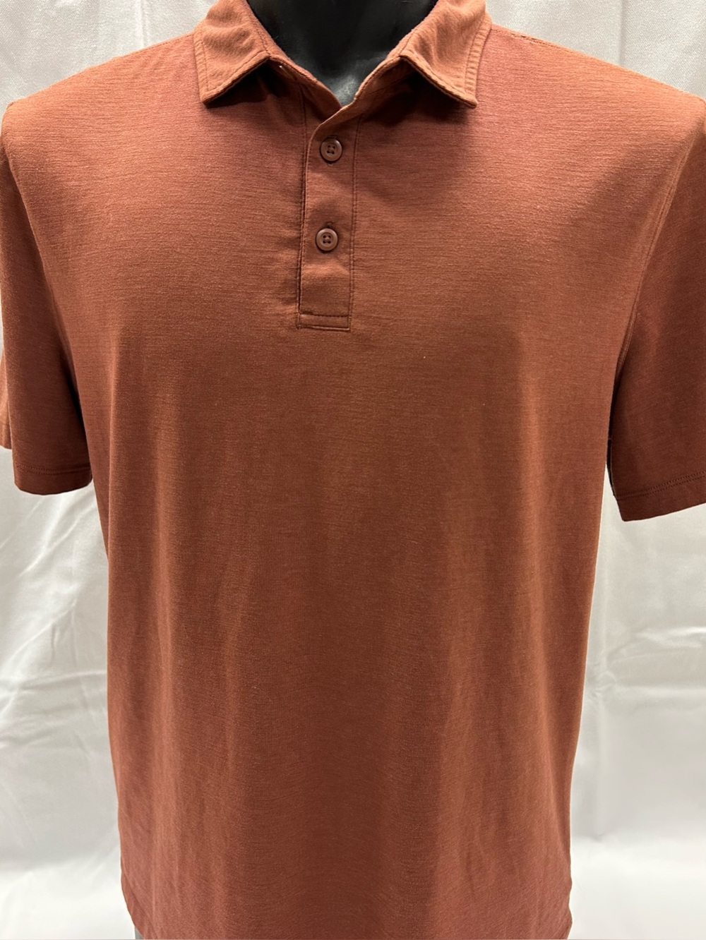 LULULEMON men’s size large Evolution polo